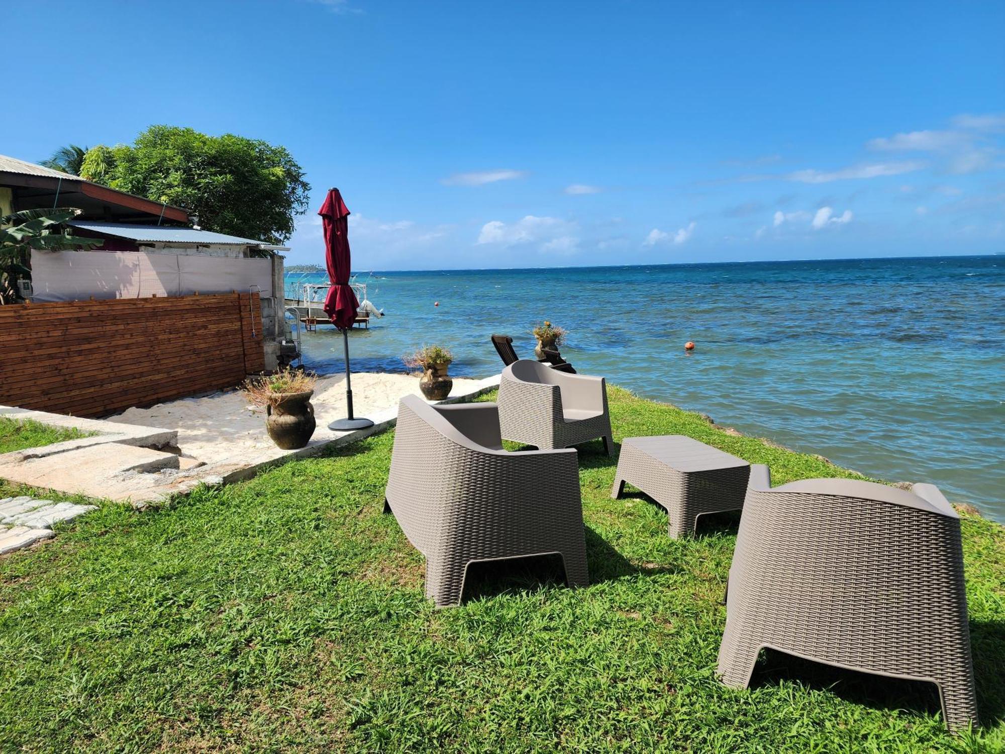 Duplex En Bord De Mer Fare Tahitea Pension Taputapuapea ภายนอก รูปภาพ